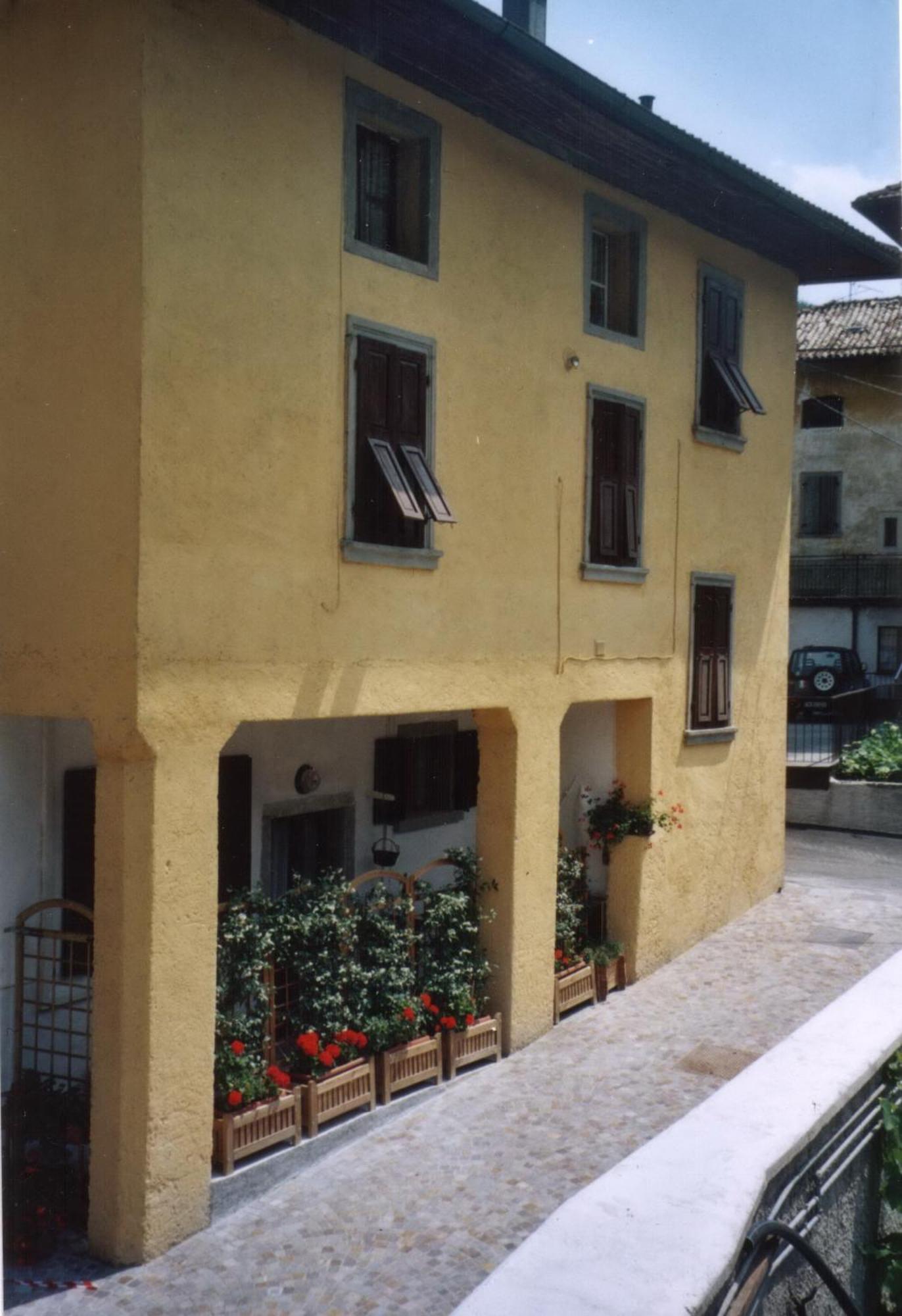 Casa Anna Villa Pieve Di Ledro Exteriör bild