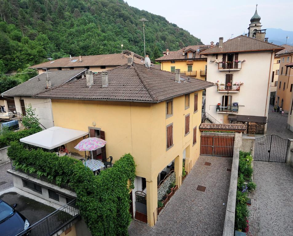 Casa Anna Villa Pieve Di Ledro Rum bild